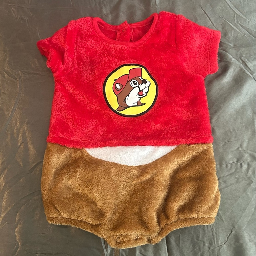 Buc-ee’s squirrel onesie 9M